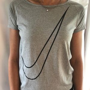 Nike | Swoosh gray dri-fit tee- size L